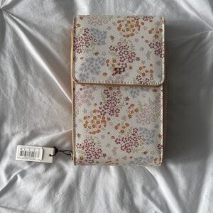 Elegant Floral Clutch with Multicolor Design